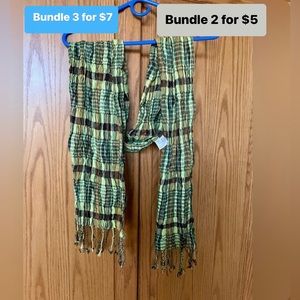 Plaid Green Scarf with Wrinkle Texture